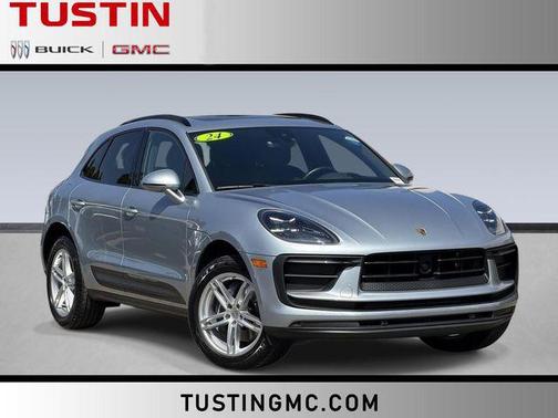 Dolomite Silver Metallic 2024 Porsche Macan Macan