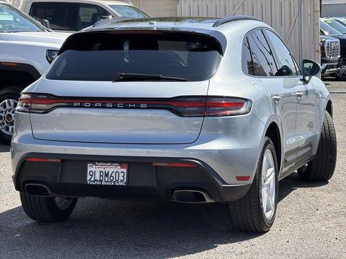 Dolomite Silver Metallic 2024 Porsche Macan Macan
