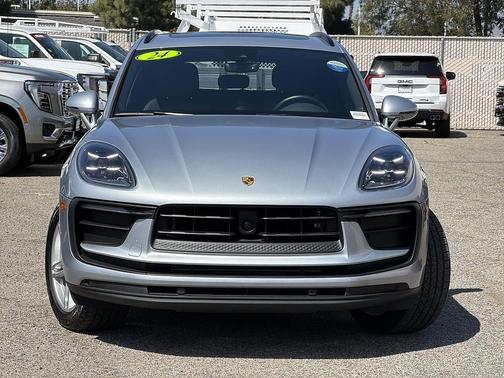 Dolomite Silver Metallic 2024 Porsche Macan Macan