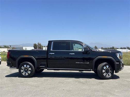 2025 GMC Sierra 2500 Denali