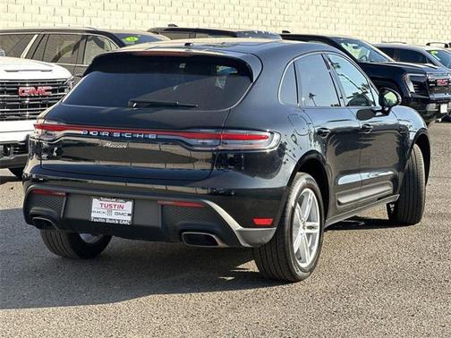 2024 Porsche Macan Base