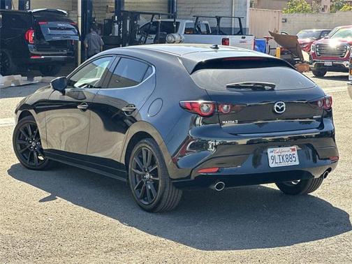 2022 Mazda Mazda3 FWD w/Premium Package