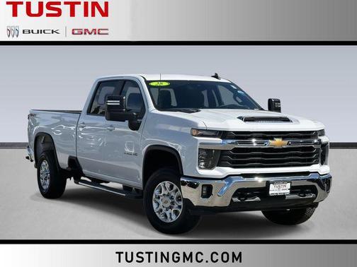 2025 Chevrolet Silverado 3500 LT