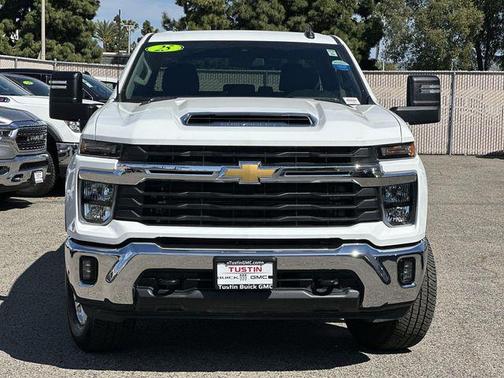 2025 Chevrolet Silverado 3500 LT