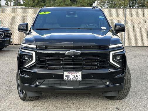 2025 Chevrolet Suburban RST