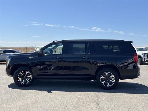 2025 GMC Yukon XL 4WD AT4