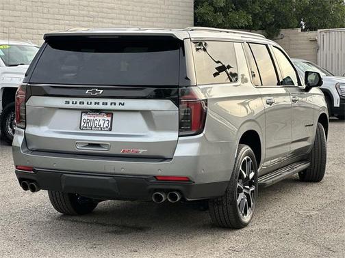 2025 Chevrolet Suburban RST
