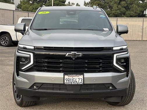 2025 Chevrolet Suburban RST