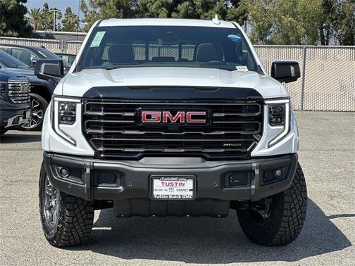 2025 GMC Sierra 1500 AT4X