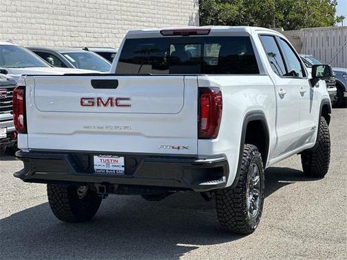 2025 GMC Sierra 1500 AT4X