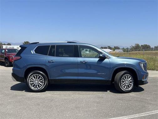 2025 GMC Acadia Denali