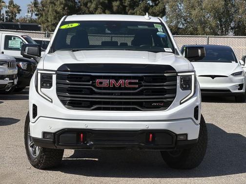 Summit White 2025 GMC Sierra 1500 AT4