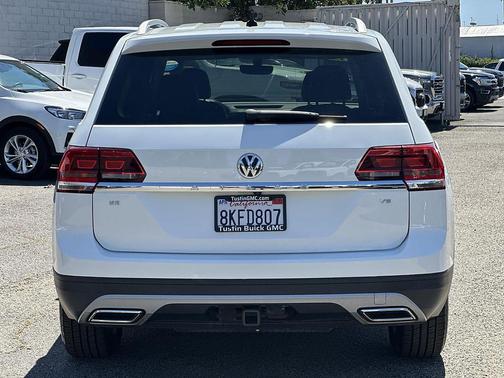 Pure White 2019 Volkswagen Atlas 3.6L SE
