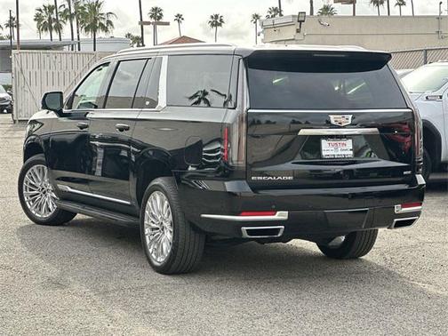 2025 Cadillac Escalade ESV Premium Luxury