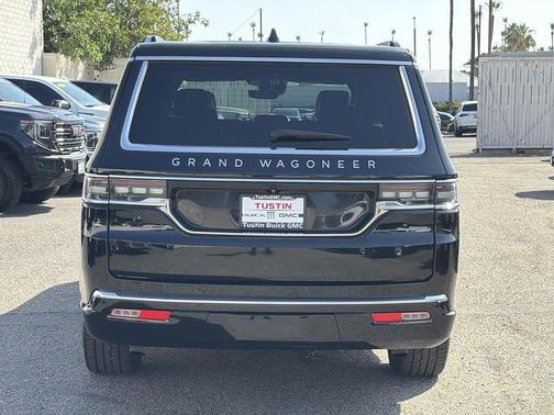 Diamond Black Crystal Pearlcoat 2024 Jeep Grand Wagoneer L 4x4