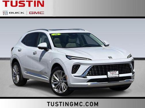 Iridescent White Tricoat 2026 Buick Envision Avenir AWD
