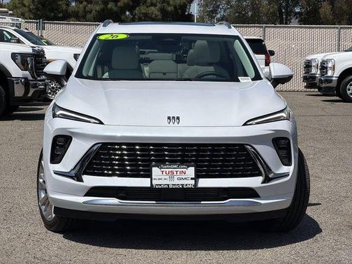 Iridescent White Tricoat 2026 Buick Envision Avenir AWD