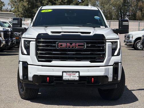 Summit White 2025 GMC Sierra 2500 AT4