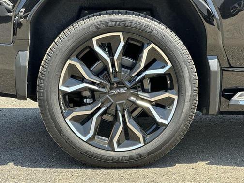 2025 GMC Sierra EV Extended Range Denali
