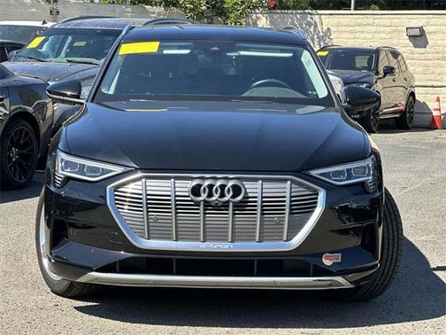 2019 Audi e-tron Premium Plus