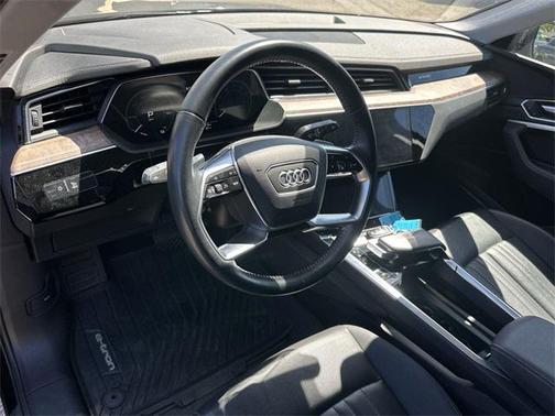 2019 Audi e-tron Premium Plus