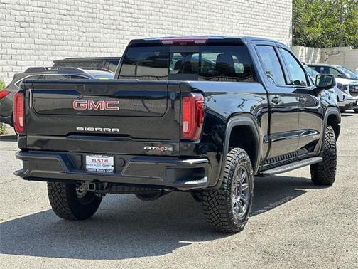 2025 GMC Sierra 1500 AT4X