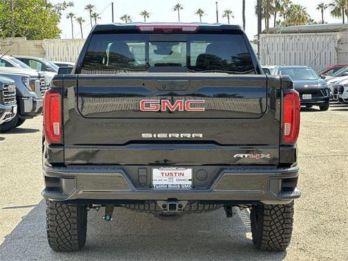 2025 GMC Sierra 1500 AT4X