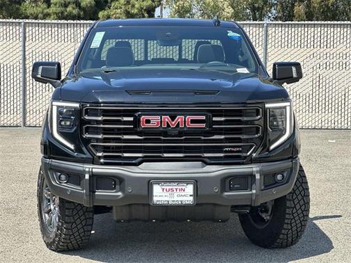 2025 GMC Sierra 1500 AT4X