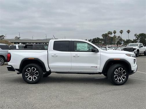 2025 GMC Canyon Base