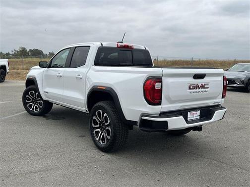 2025 GMC Canyon Base