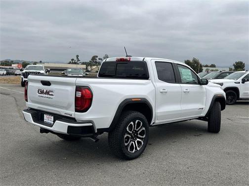 2025 GMC Canyon Base