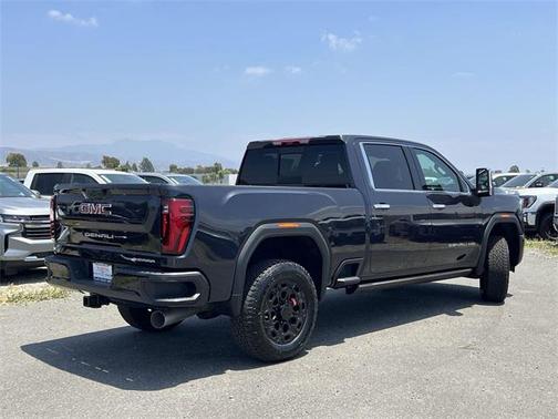 2025 GMC Sierra 2500 Denali