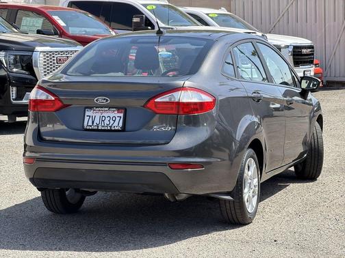 MAGNETIC 2016 Ford Fiesta SE