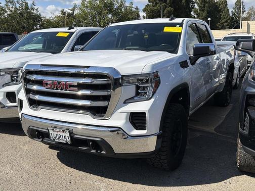 Summit White 2020 GMC Sierra 1500 SLE