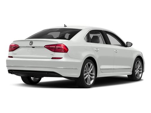Pure White 2018 Volkswagen Passat 2.0T R-Line