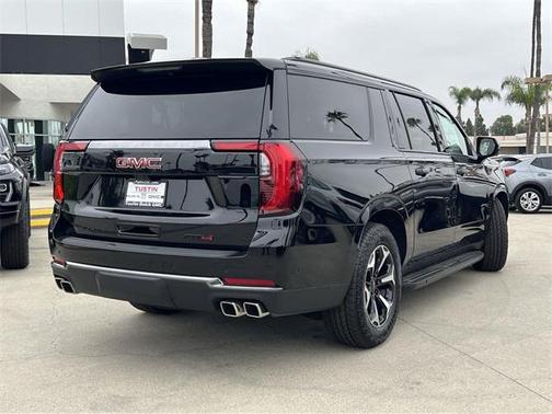 2025 GMC Yukon XL 4WD AT4