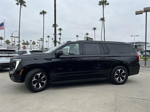 2025 GMC Yukon XL 4WD AT4