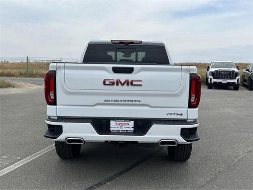 2025 GMC Sierra 1500 AT4