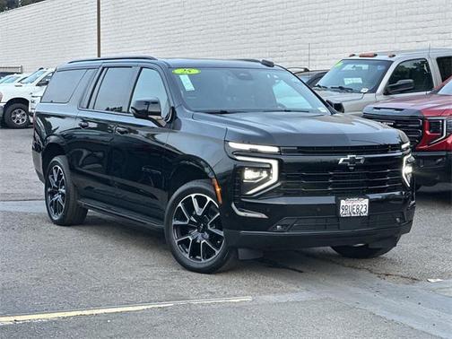 2025 Chevrolet Suburban RST