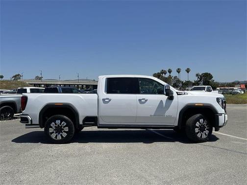 2025 GMC Sierra 2500 Denali