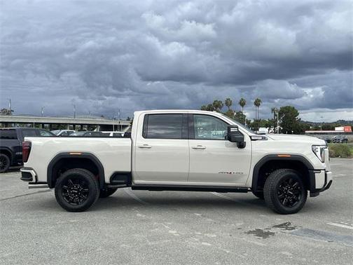 2026 GMC Sierra 2500 AT4