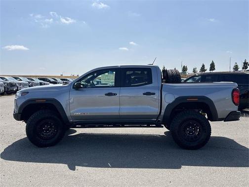 2025 GMC Canyon Base