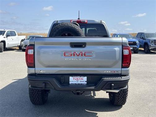 2025 GMC Canyon Base