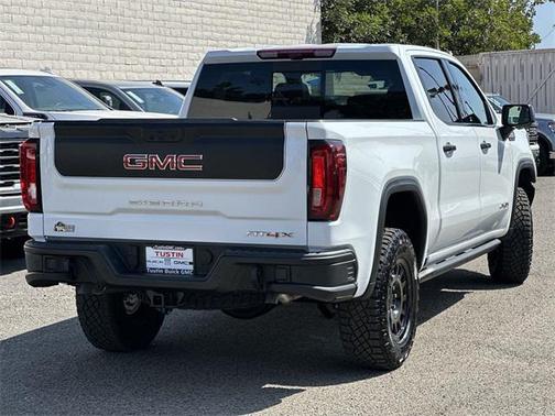 2025 GMC Sierra 1500 AT4X