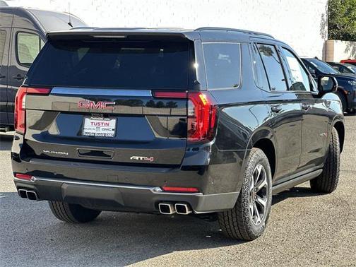 2025 GMC Yukon 4WD AT4