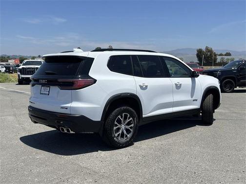 2025 GMC Acadia AWD AT4