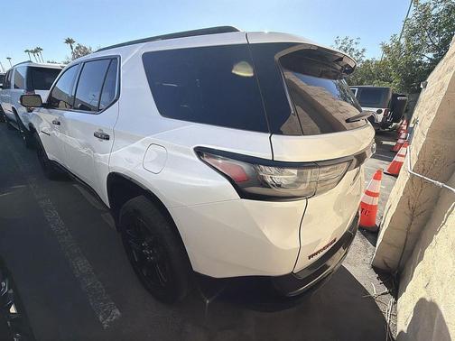 Iridescent Pearl Tricoat 2019 Chevrolet Traverse Premier