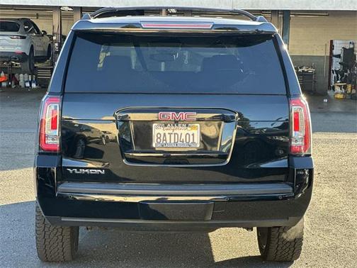 2017 GMC Yukon SLT