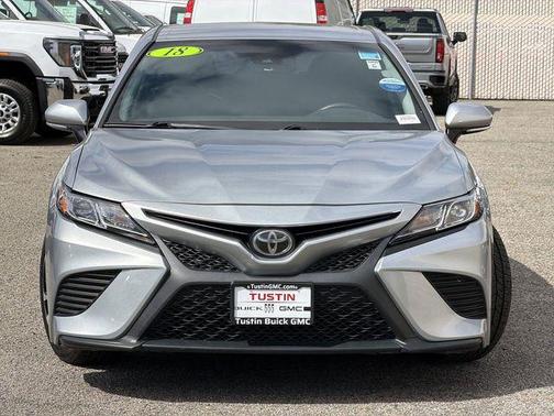 Celestial Silver Metallic 2018 Toyota Camry SE