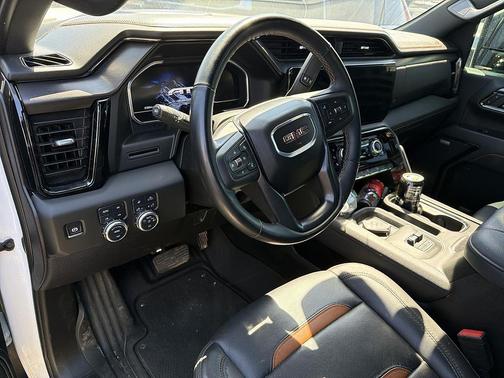 Summit White 2025 GMC Sierra 2500 AT4